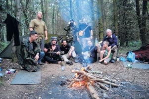 Travelling minstrels walk for charity
