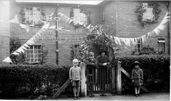Can you identify little girl in photo?