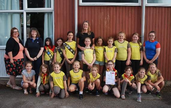 Bridstow Brownies make the ‘Stop the Drop’ litter pledge