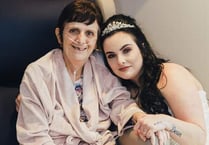 Bride plans wedding so her mother can be there