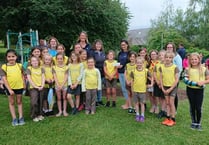 Brownies enjoy picnic in the park