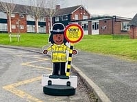 Parents warned of £100 fine amid school parking row