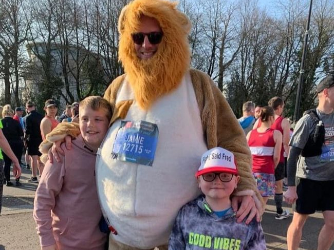 Head shows bravery of a lion to help cancer charity.