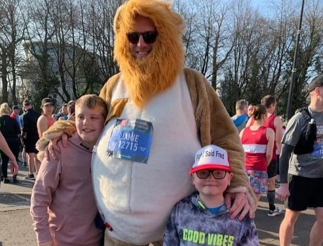Head shows bravery of a lion to help cancer charity