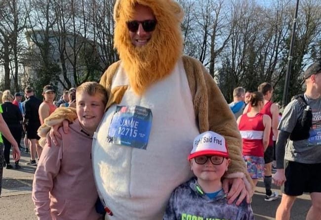 Head shows bravery of a lion to help cancer charity.