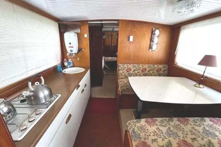 houseboats
