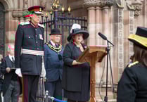 Queen’s ‘wisdom’ praised