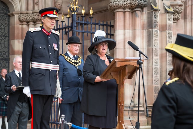 Queen’s ‘wisdom’ praised