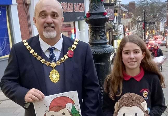 Mayor Ed O’Driscoll with the competition winner Freya Powell