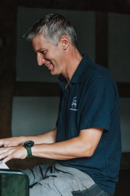 Simon of Ross Penyard Singers