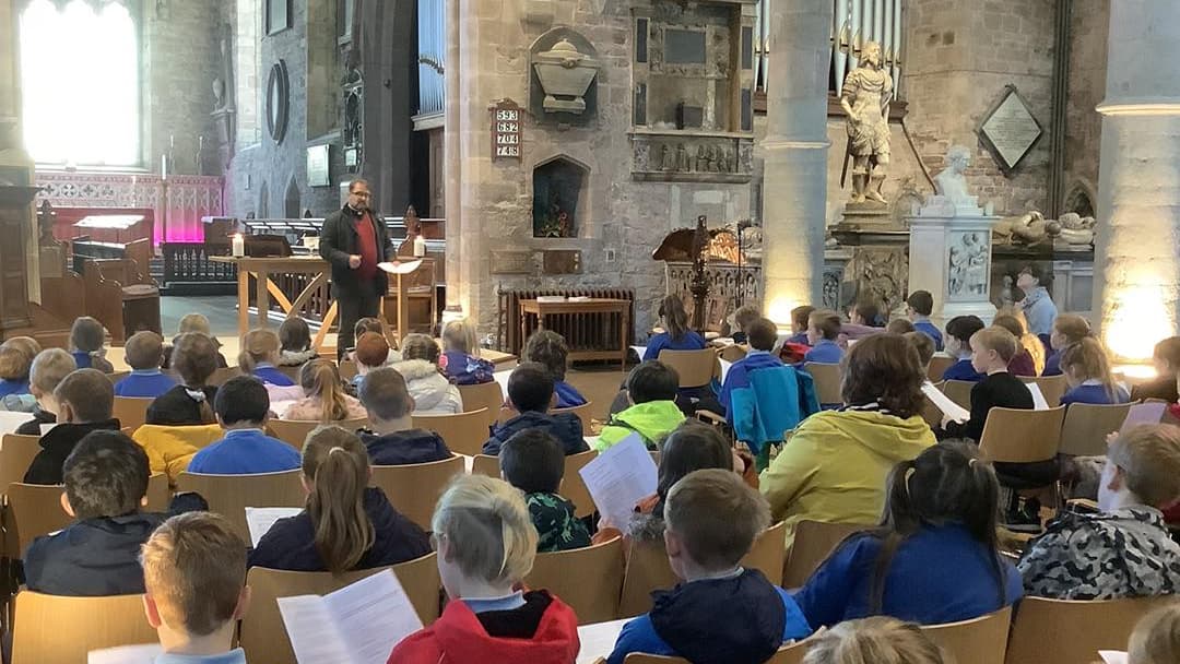 Ashfield Park Primary School pupils take part in delightful advent