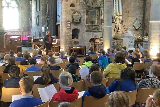 Ashfield Park Primary School pupils take part in advent service