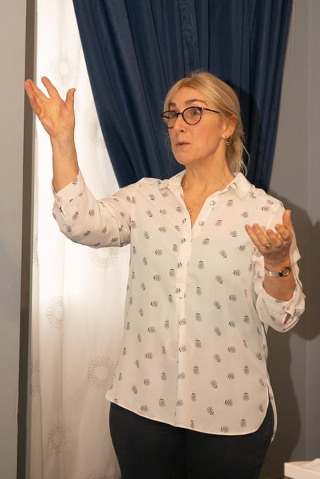 Sue Hollingshead speaking to Ross Vaga Probus