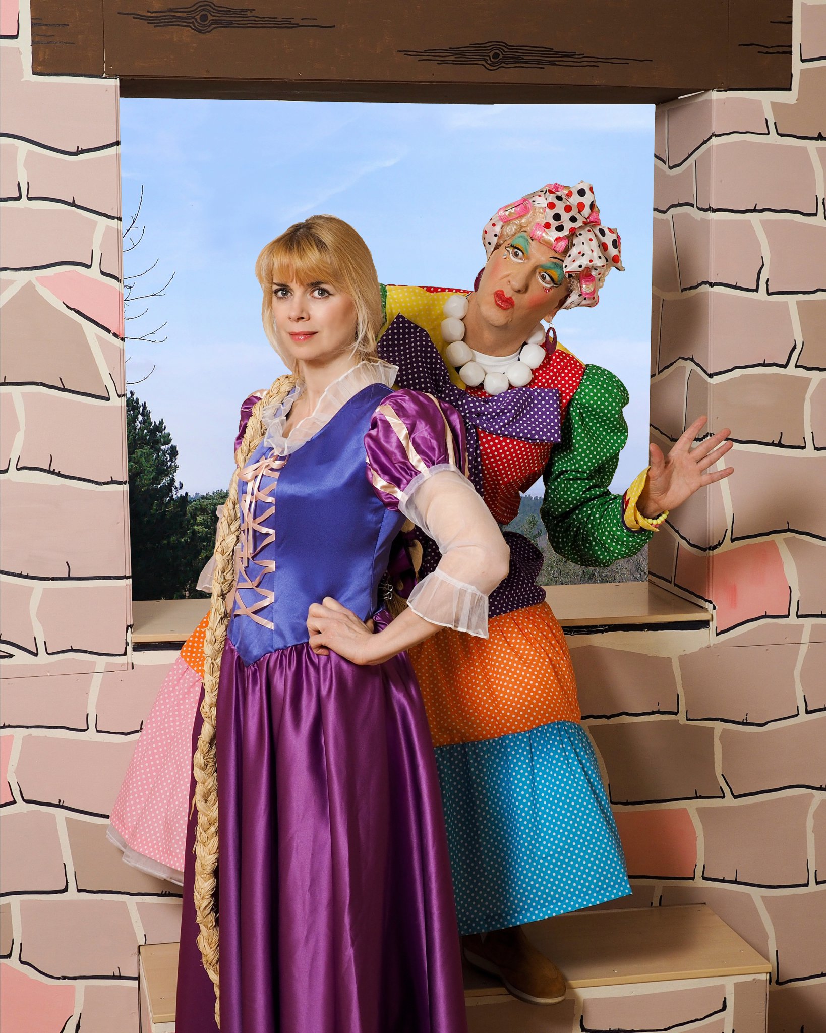 Hair-sterics in new Bishopswood panto production