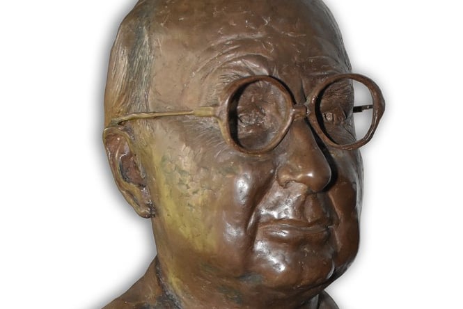 Bust of Lord Rees