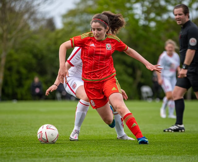 Two former Ross Juniors girls represent Wales in Portugal