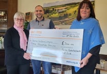 Golf Club raises £3000 for Acorns Children’s Hospice