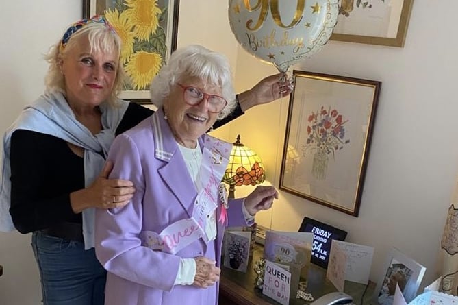 Joyce Thomas, 90th Birthday, With daughter Kim, 2021