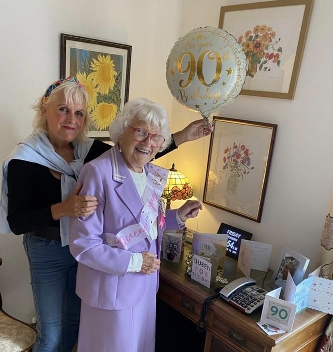 Joyce Thomas, 90th Birthday, With daughter Kim, 2021