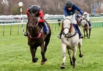 Quick Wave wins a thriller in the Grand National Trial