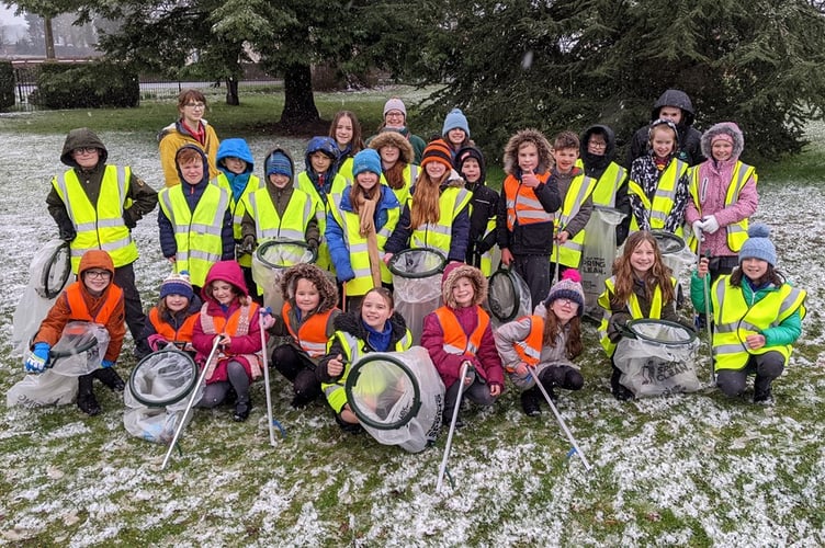 Huntley pupils tidy up for national spring clean campaign