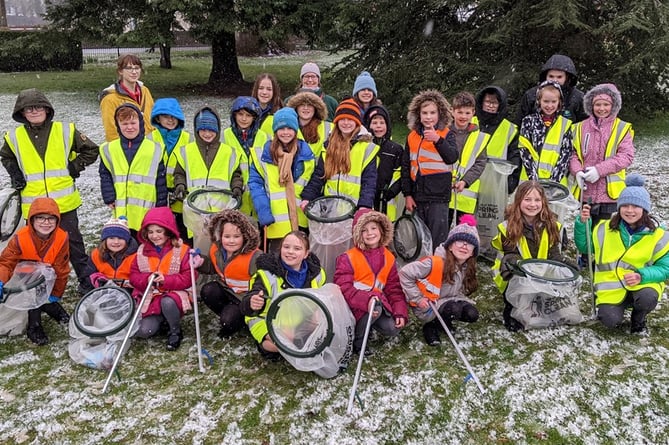 Huntley pupils tidy up for national spring clean campaign