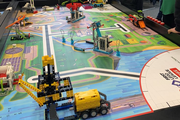 JKHS at the Lego League