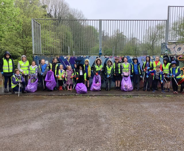 Ashfield Park School Council tackles litter at Ross Skate Park