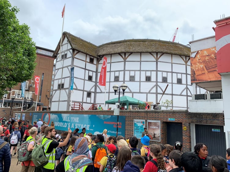 JKHS students visit Globe Theatre
