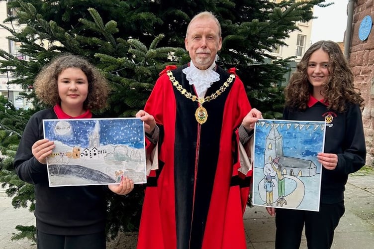 Ross-on-Wye Mayor with the John Kyrle High School Christmas Card Competition winners