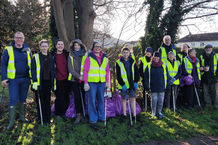Ross Community Litter Clean-up Crew