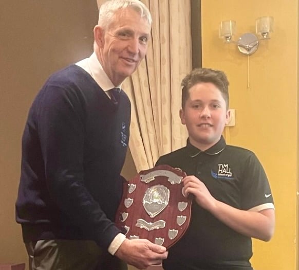 Harvey’s a hit at golf awards