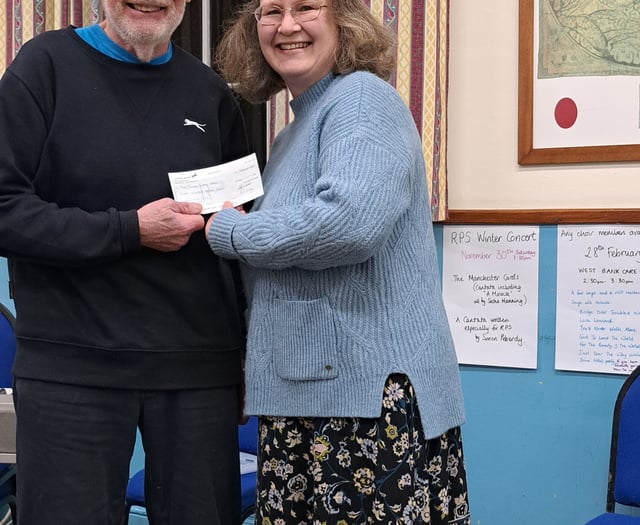 Ross Penyard Singers donate £800 to Ross Cancer Support Group