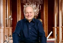 Clive anderson set to 'wonder' into Monmouth's Savoy with hit podcast