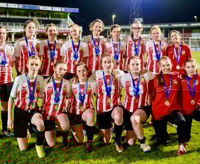 Juniors' teens give battling cup final performance