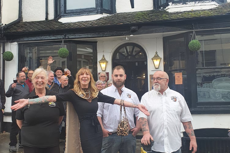 pub opening