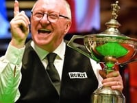 Cue stars roll back years to black ball final