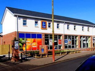 Aldi thief jailed after attacking police officer