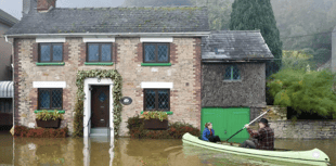 Flood warnings in Gloucestershire as river rises