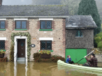 Flood warnings in Gloucestershire as river rises