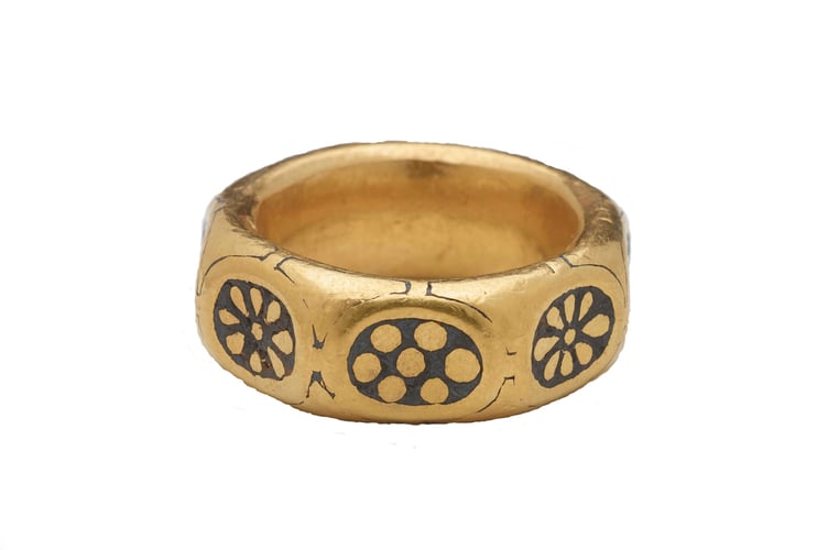 A stunning golden ring from the Herefordshire Hoard