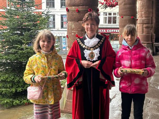 Young artists create mayor’s Christmas card