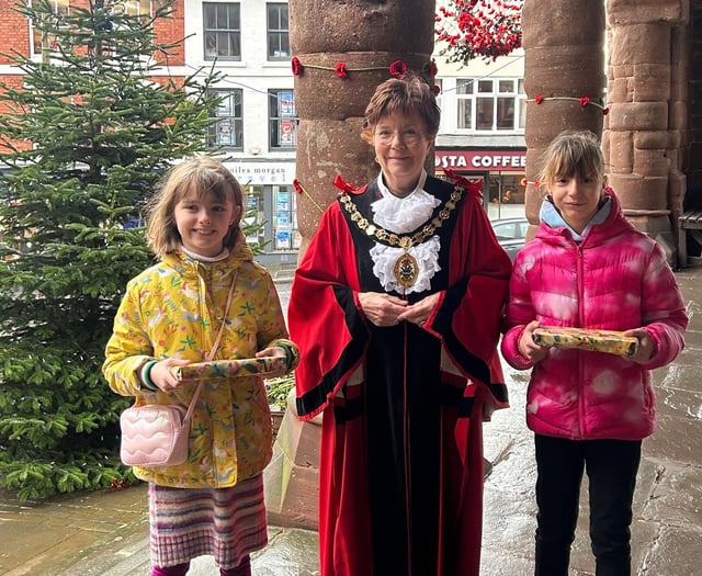 Young artists create mayor’s Christmas card
