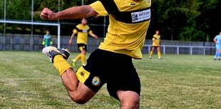Juniors men celebrate first league win of season