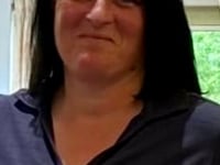 Lois leads way in 3 clubs and putter