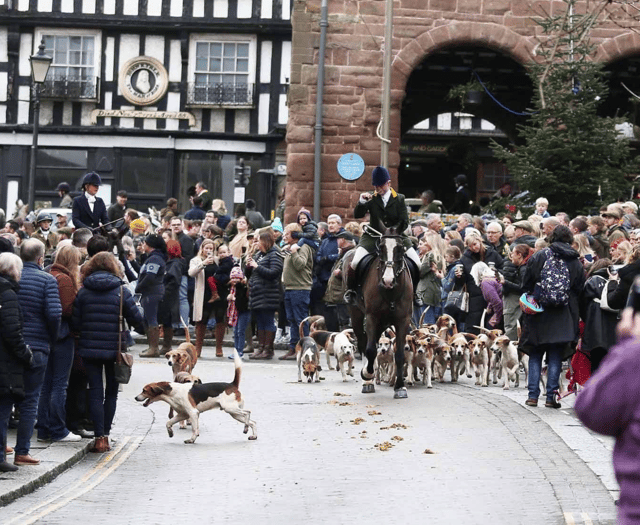 Hundreds turn out to see hunt ride out