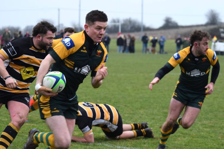 Newent 1st XV held on to their unbeaten record at Shipston