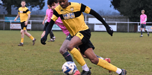 Sarries deny Daffs in basement battle