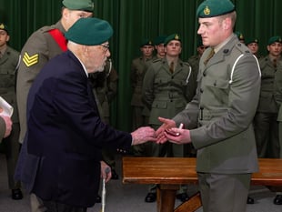 Hundred-year-old former commando inspires new marines