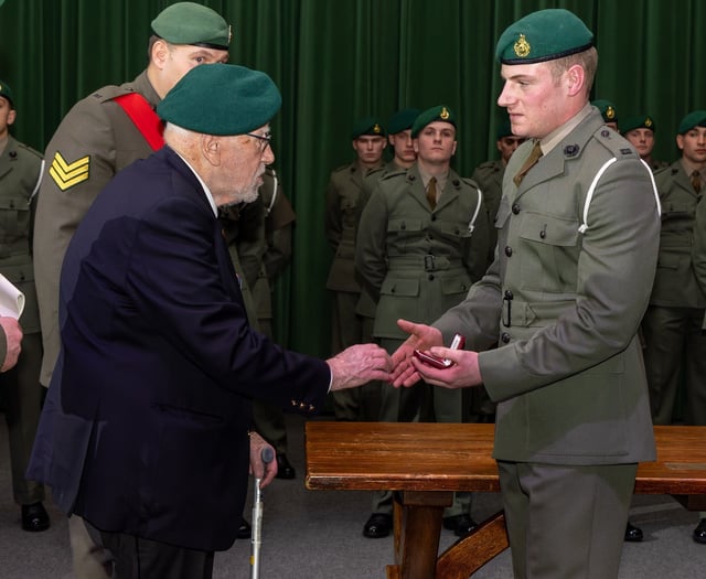 Hundred-year-old former commando inspires new marines